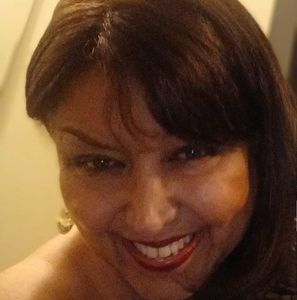 Meet your Posher, Monique